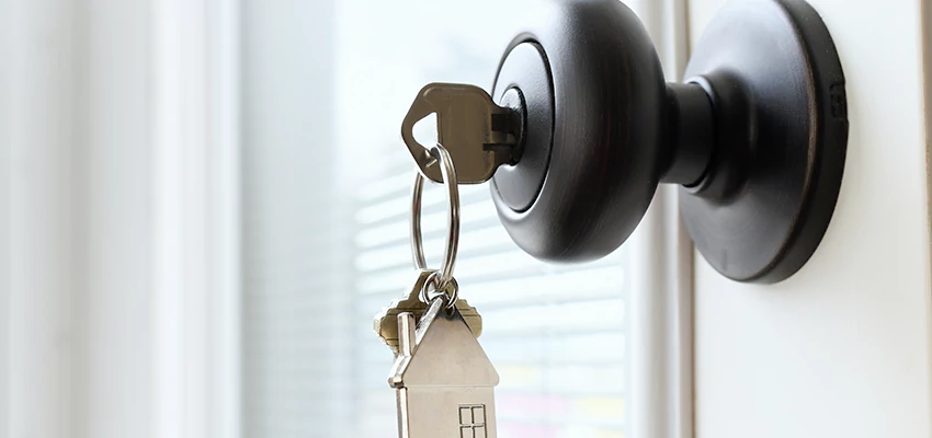 Bifold Door Knob Replacement in Stanton, California